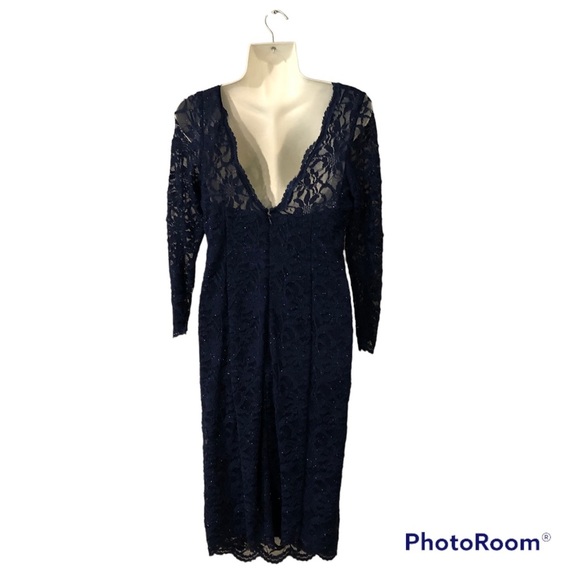 Cachet Women’s navy occasion dress. Scallop hem below knee. Fitted. Size 8 - Picture 2 of 5